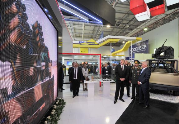 Prezident İlham Əliyev birinci Azərbaycan Beynəlxalq müdafiə sənayesi sərgisi ilə tanış olub (FOTO)