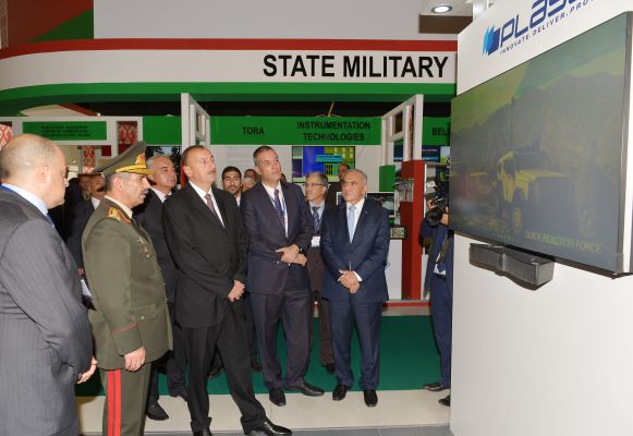 Prezident İlham Əliyev birinci Azərbaycan Beynəlxalq müdafiə sənayesi sərgisi ilə tanış olub (FOTO)