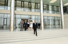 Prezident İlham Əliyev və xanımı Bakı Fransız Liseyinin açılışında iştirak ediblər (FOTO)