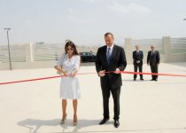 Prezident İlham Əliyev və xanımı Bakı Fransız Liseyinin açılışında iştirak ediblər (FOTO)