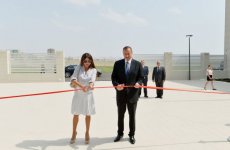 Prezident İlham Əliyev və xanımı Bakı Fransız Liseyinin açılışında iştirak ediblər (FOTO)