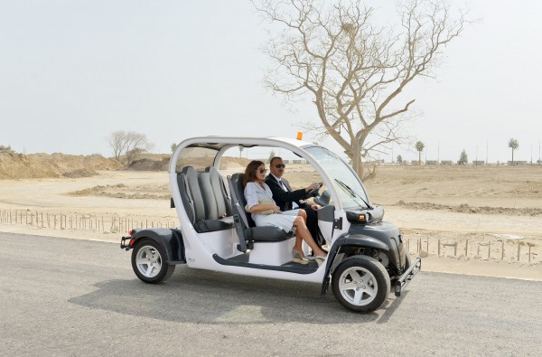 Prezident İlham Əliyev və xanımı Bakının Ağ Şəhər Bulvarında görülən işlərlə tanış olublar (FOTO)