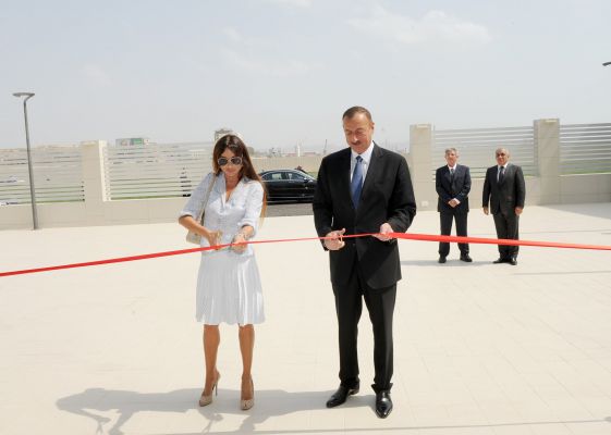 Prezident İlham Əliyev və xanımı Bakı Fransız Liseyinin açılışında iştirak ediblər (FOTO)