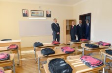 İlham Əliyev Əmircan qəsəbəsindəki 84, Binəqədi rayonundakı 182 nömrəli məktəblərin yeni binasının açılışında iştirak edib (FOTO)