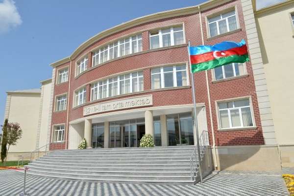 Azərbaycanda 66 məktəb direktoru işdən çıxarılıb
