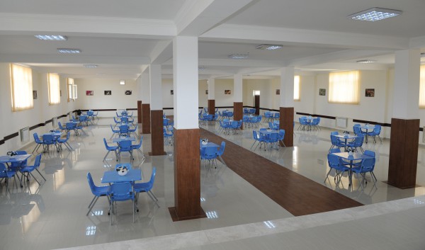 İlham Əliyev Əmircan qəsəbəsindəki 84, Binəqədi rayonundakı 182 nömrəli məktəblərin yeni binasının açılışında iştirak edib (FOTO)