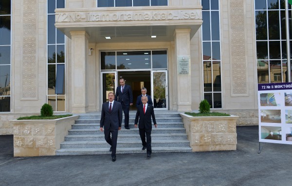 Prezident İlham Əliyev Bakıda 72 nömrəli məktəb-liseydə və 80 nömrəli orta məktəbdə yaradılan şəraitlə tanış olub (FOTO)