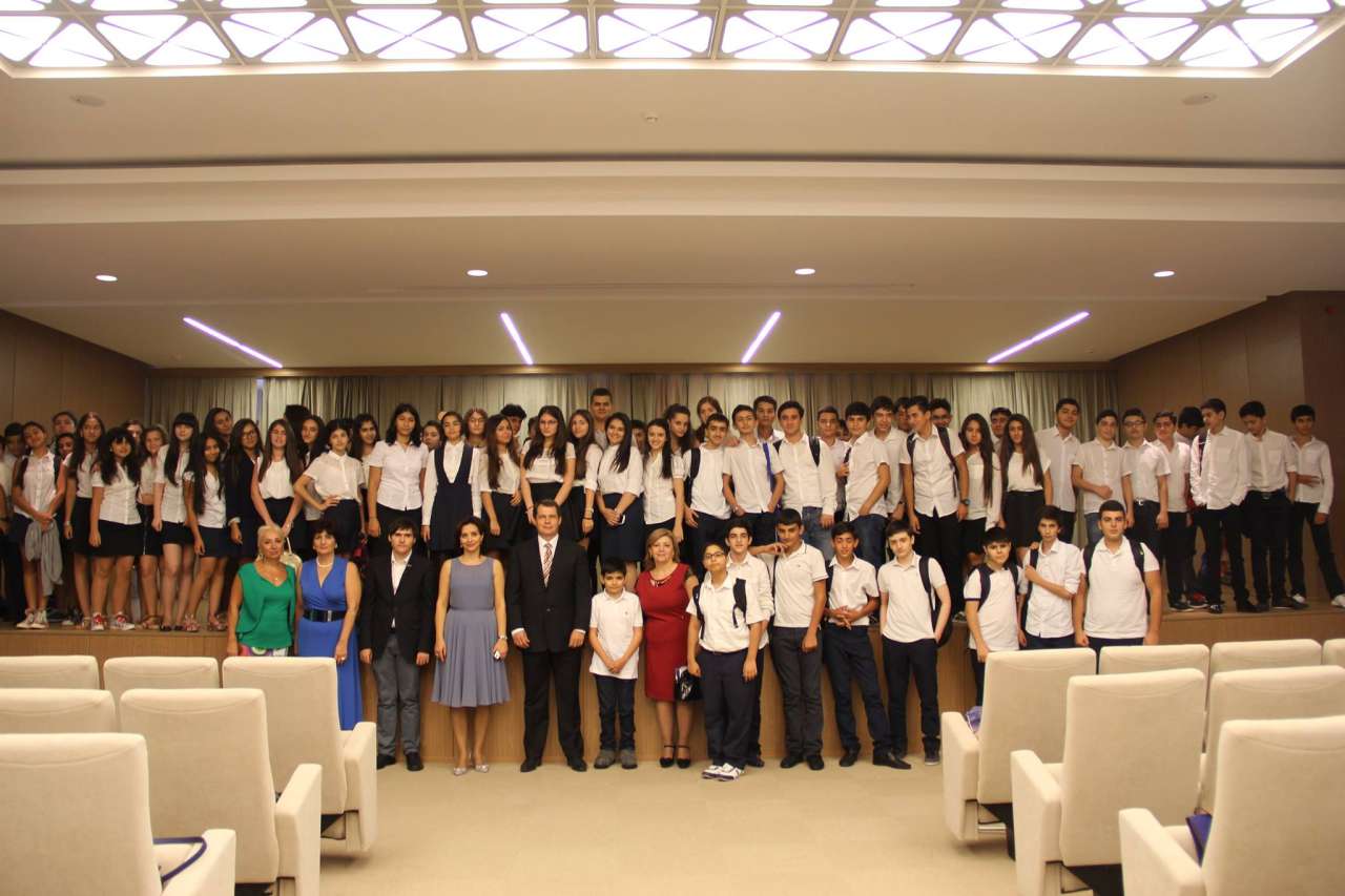 Bilik Fondunun layihəsi: Alimlər və səfirlər məktəblərdə dərs dedilər (FOTO)
