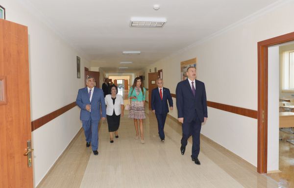Prezident İlham Əliyev: Azərbaycanın uğurlu gələcəyi cəmiyyətin intellektual potensialından asılıdır (FOTO)