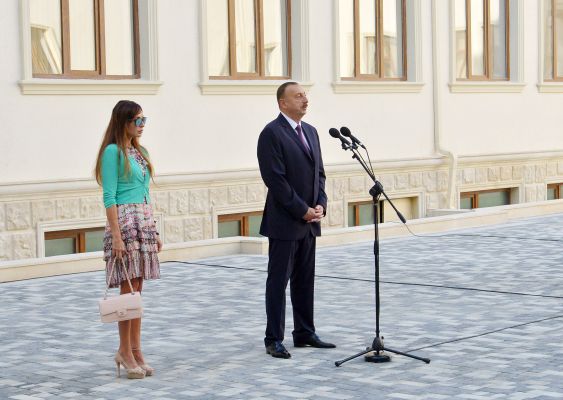 Prezident İlham Əliyev: Azərbaycanın uğurlu gələcəyi cəmiyyətin intellektual potensialından asılıdır (FOTO)