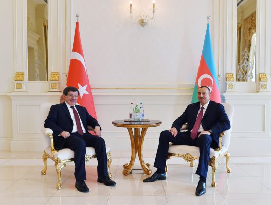 İlham Əliyev və Əhməd Davudoğlunun təkbətək görüşü olub (FOTO)