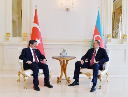 İlham Əliyev və Əhməd Davudoğlunun təkbətək görüşü olub (FOTO)