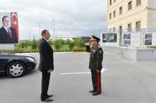 İlham Əliyev Daxili Qoşunların Qəbələdəki "N" saylı hərbi hissəsində inşa olunan yeni şəhərciyin açılışında iştirak edib (FOTO)