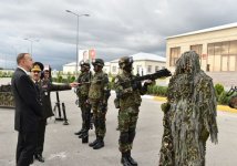 İlham Əliyev Daxili Qoşunların Qəbələdəki "N" saylı hərbi hissəsində inşa olunan yeni şəhərciyin açılışında iştirak edib (FOTO)