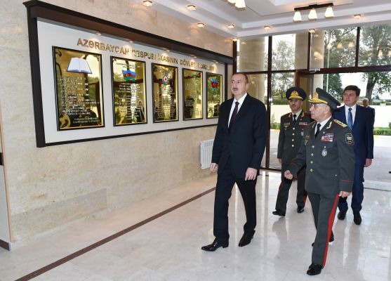 İlham Əliyev Daxili Qoşunların Qəbələdəki "N" saylı hərbi hissəsində inşa olunan yeni şəhərciyin açılışında iştirak edib (FOTO)