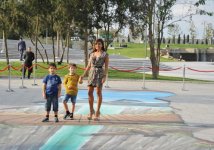 Leyla Əliyeva Dədə Qorqud parkında 3D qraffiti layihəsinin açılışında iştirak edib (FOTO)