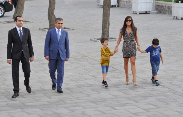 Leyla Əliyeva Dədə Qorqud parkında 3D qraffiti layihəsinin açılışında iştirak edib (FOTO)