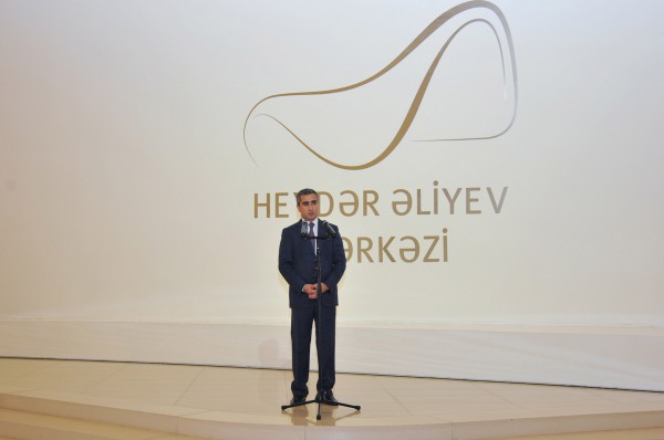 Leyla Əliyeva Bakıda məşhur fransız rəssamı Bernar Buffenin fərdi sərgisinin açılış mərasimində iştirak edib (FOTO)