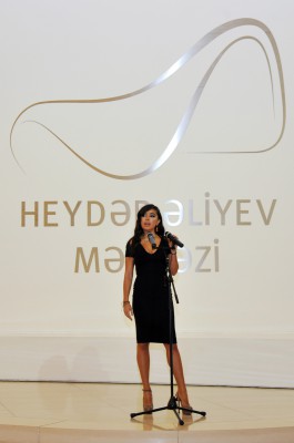 Leyla Əliyeva Bakıda məşhur fransız rəssamı Bernar Buffenin fərdi sərgisinin açılış mərasimində iştirak edib (FOTO)