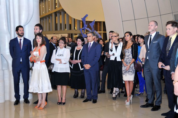 Leyla Əliyeva Bakıda məşhur fransız rəssamı Bernar Buffenin fərdi sərgisinin açılış mərasimində iştirak edib (FOTO)