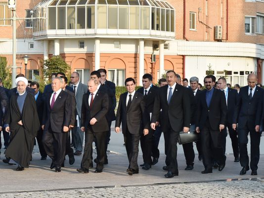 Xəzəryanı ölkələrin prezidentləri Volqa çayına balıq buraxıblar (FOTO)