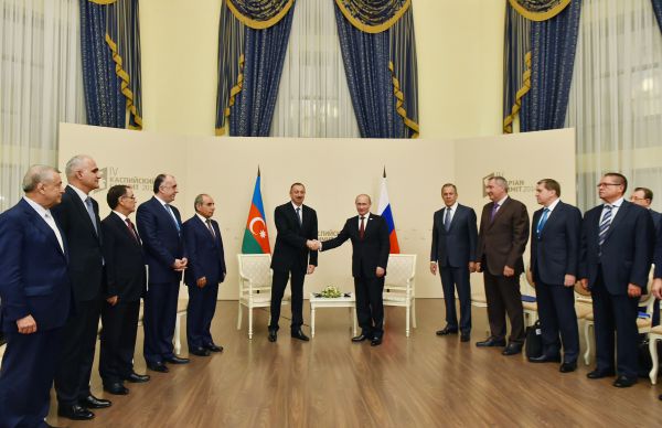 Vladimir Putin: Rusiya ilə Azərbaycan arasında münasibətlər həmişə dostluq və etimad xarakteri daşıyıb (FOTO)