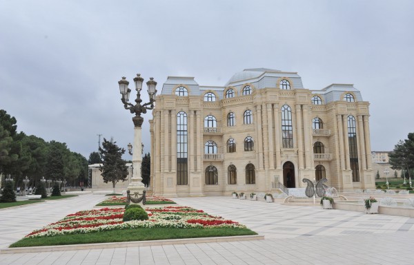 Prezident İlham Əliyev Xırdalanda Heydər Əliyev Mərkəzinin açılışında iştirak edib (FOTO)
