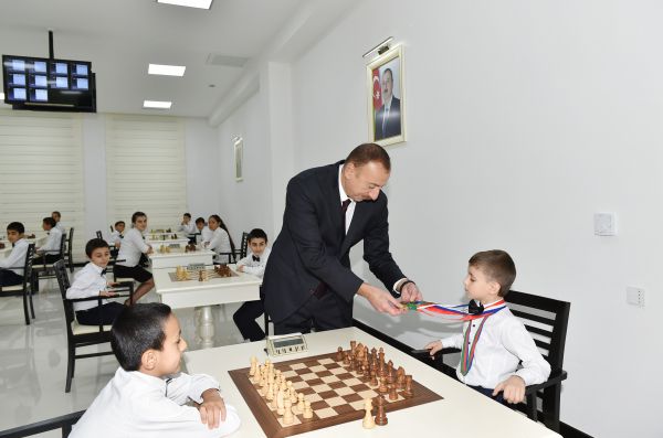 Prezident İlham Əliyev Xırdalanda şahmat məktəbinin açılışında iştirak edib (FOTO)