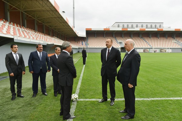 İlham Əliyev Masazır qəsəbəsində inşa olunan stadionun açılışında iştirak edib (FOTO)