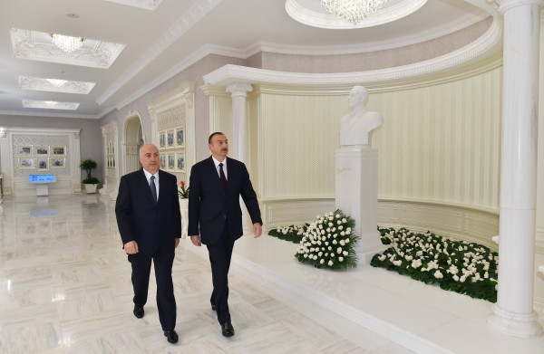 Prezident İlham Əliyev Xırdalanda Heydər Əliyev Mərkəzinin açılışında iştirak edib (FOTO)