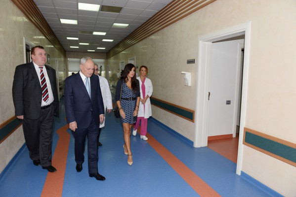 Heydər Əliyev Fondunun vitse-prezidenti Leyla Əliyeva Talassemiya Mərkəzində olub (FOTO)