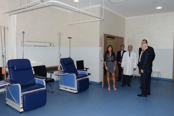 Heydər Əliyev Fondunun vitse-prezidenti Leyla Əliyeva Talassemiya Mərkəzində olub (FOTO)