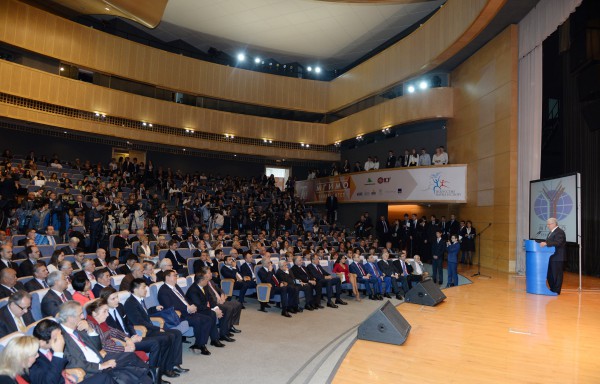 Leyla Əliyeva Moskva Dövlət Beynəlxalq Münasibətlər İnstitutunun yubileyinə həsr olunmuş II Beynəlxalq forumda iştirak edib (FOTO)