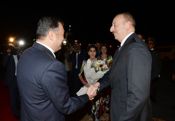 Azərbaycan Prezidenti İlham Əliyev Tacikistana rəsmi səfərə gəlib (FOTO)