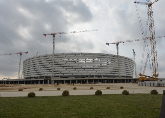 Prezident İlham Əliyev və xanımı Bakı Olimpiya Stadionunda tikinti işlərinin gedişi ilə tanış olublar (FOTO)