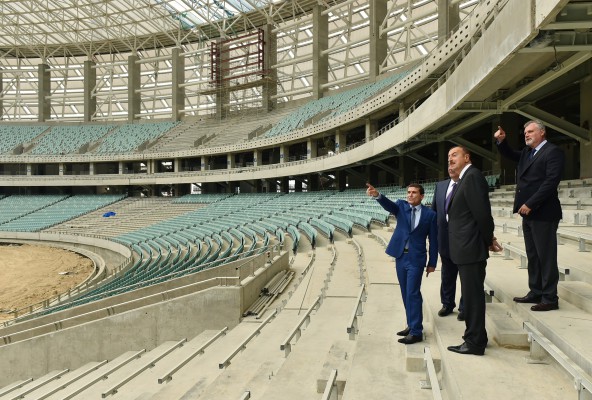 Prezident İlham Əliyev və xanımı Bakı Olimpiya Stadionunda tikinti işlərinin gedişi ilə tanış olublar (FOTO)