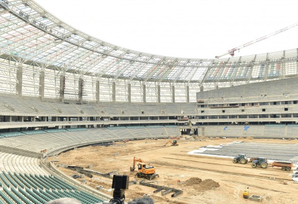 Prezident İlham Əliyev və xanımı Bakı Olimpiya Stadionunda tikinti işlərinin gedişi ilə tanış olublar (FOTO)