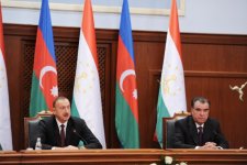 Azərbaycan və Tacikistan prezidentləri mətbuata birgə bəyanatlarla çıxış ediblər (FOTO)