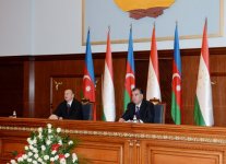 Azərbaycan və Tacikistan prezidentləri mətbuata birgə bəyanatlarla çıxış ediblər (FOTO)