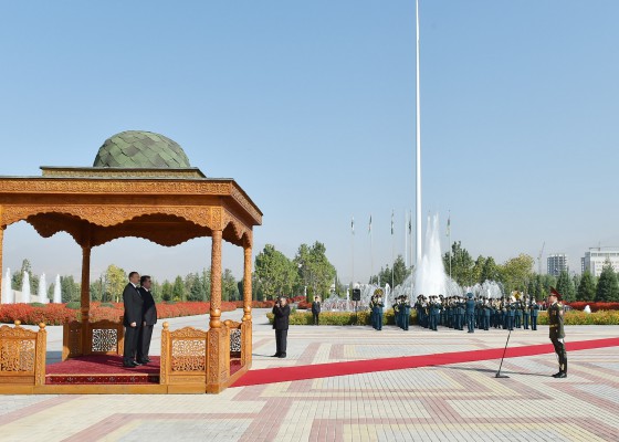 Azərbaycan Prezidenti İlham Əliyevin Düşənbədə rəsmi qarşılanma mərasimi olub (FOTO)