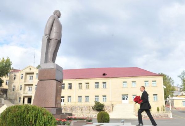 Prezident İlham Əliyev və xanımı Daşkəsən rayonuna səfərə gəliblər (FOTO)
