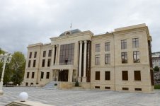 Prezident İlham Əliyev və xanımı Daşkəsən Rayon İcra Hakimiyyətinin yeni binasında yaradılan şəraitlə tanış olublar (FOTO)