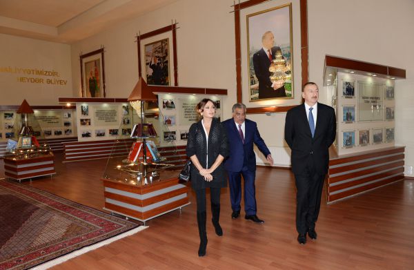 İlham Əliyev və xanımı Daşkəsəndə Heydər Əliyev Mərkəzinin açılışında iştirak ediblər (FOTO)