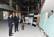 İlham Əliyev və xanımı Gəncə Dövlət Filarmoniyasının binasında tikinti işlərinin gedişi ilə tanış olublar (FOTO)