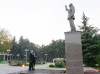 Prezident İlham Əliyev və xanımı Naftalan şəhərinə səfərə gəliblər (FOTO)