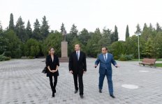 Prezident İlham Əliyev və xanımı Naftalan şəhərinə səfərə gəliblər (FOTO)