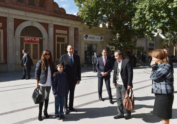 Prezident İlham Əliyev: Hər dəfə burada olanda görürəm ki, Gəncə daha gözəl şəhərə çevrilib (FOTO)