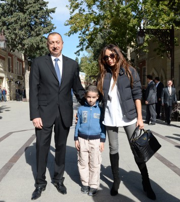 Prezident İlham Əliyev: Hər dəfə burada olanda görürəm ki, Gəncə daha gözəl şəhərə çevrilib (FOTO)