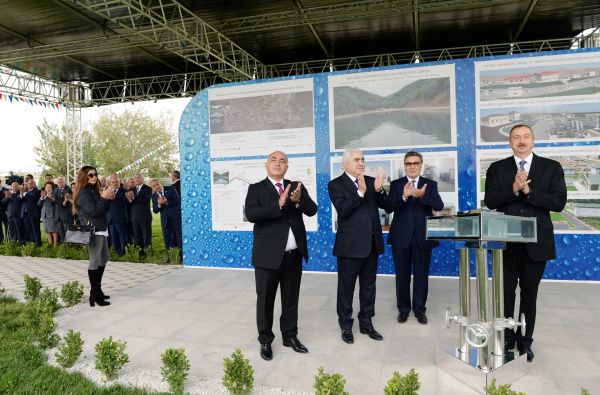 Prezident İlham Əliyev: Azərbaycan sabitlik, əmin-amanlıq və inkişaf adasıdır (FOTO)