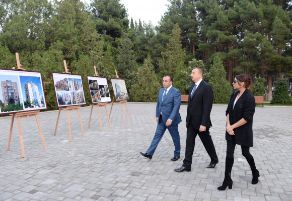 Prezident İlham Əliyev və xanımı Naftalan şəhərinə səfərə gəliblər (FOTO)